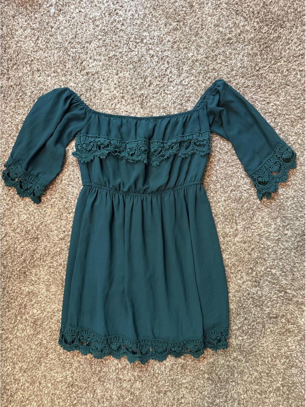 Umgee Lace Lined Dress Size Medium